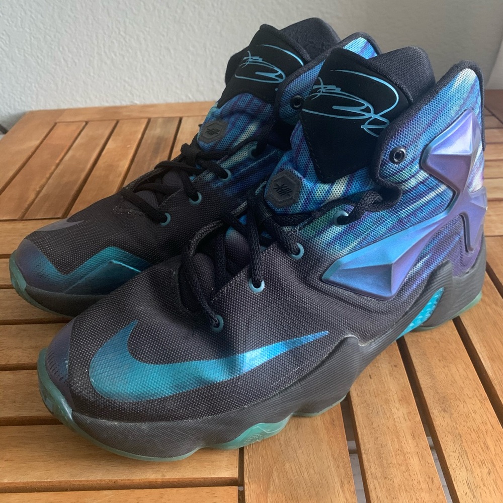 Nike LeBron‎ James 13 summit Lakes Youth